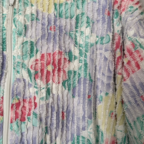 Pastel floral print chenille hooded jacket with a full zip and pockets - Picture 4 of 7